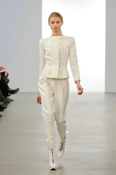 Look 14